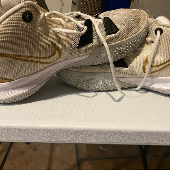 Nike Kylie 7 basketball shoes in good condition - Picture 3 of 5